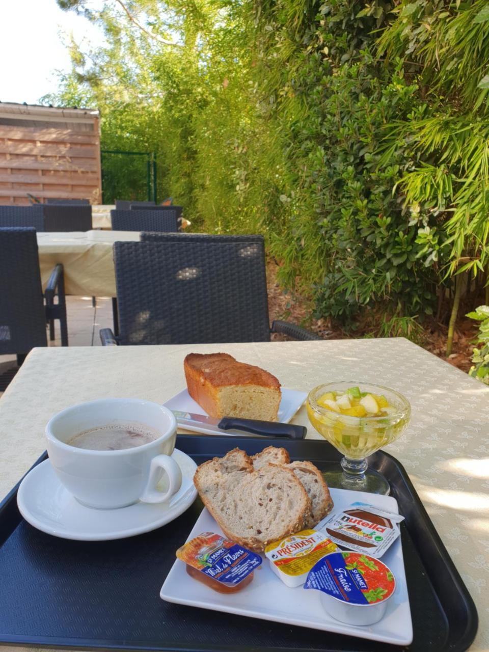 Brit Hotel Du Moulin De La Pioline - La Table A Fromages Aix-en-Provence Eksteriør billede